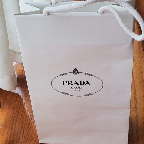 Prada Handbags - Prada Shopping  bag 🛍 White